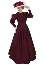 Look Perfect For Your Next Victorian Event Donning This Classic Victorian Gown Traditional Dress Has Leg Victorian Gown Victorian Ball Gowns Victorian Costume