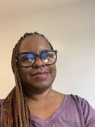 Madame VP/Pres. Juanita Wills along with Silhouettes Sandretta Lindsay and  Toni Sanford-Brown wearing their support for Sarcoidosis Awareness and  Research 💜💜💙💙