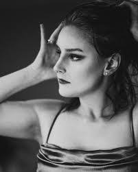 Abby Romine's Instagram, Twitter & Facebook