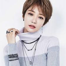Stail rambut pendek perempuan korea. Rambut Pendek Ala Artis Korea Ini Membuat Kamu Tampil Lebih Muda Dan Imut