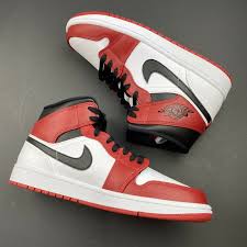 Nike Air Jordan Retro 1 Mid Chicago 2020 White Heel Gym Red Black 554724 173 In 2020 Nike Air Jordan Retro White Heels Jordan Retro 1