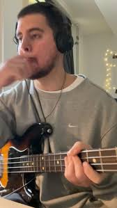 A week ago I had the opportunity to meet and learn from one of my favorite  bass players of the moment: the great @r4nd4zzo , He talked to me about how  Paul Jackson playin in Herbie’s records had ...