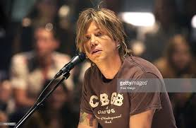 Regarding this surgery, we all know that john rzeznik has almost reached his fifties, that is why he should already have some aging sign on his skin. Johnny Rzeznik Of The Goo Goo Dolls Altladyboners