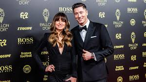 Lewandowski frau anna uberglucklich uber schwangerschaft sportbuzzer de from images.sportbuzzer.de. So Reagiert Bayern Star Robert Lewandowski Auf Platz Acht Beim Ballon D Or Sportbuzzer De