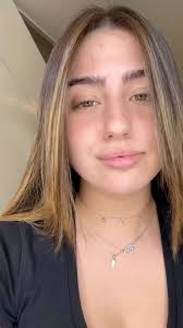 כשהלקוחה שלננו הגיעה למספרה שלנו עם שיער פגום ויבש, קצוות מפוצלים נשבענו  לנצל את המומחיות והטכניקות הייחודיות שלנו בשילוב הגישה החדשנית שלנו לשיקום  שיער והחלקה, יצאנו למסע , ולאחר סדרה של טיפולים ...