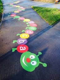 40 Nuevos Y Divertidos Juegos Tradicionales Para El Patio Del Cole Pinta Tu Patio Para Jugar Barnaktiviteter Foreskoleaktiviteter Konst For Barn