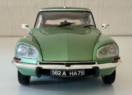 Pin Op Citroen Ds 1 18