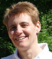 Alison Wray's Instagram, Twitter & Facebook