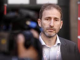 Ha poi recitato nella soap un posto al sole, sino a diventare il volto di marcopolo grazie ai suoi documentari suo viaggio (ancor oggi in onda su alma tv). Ciro Di Maio Chi E Il Conduttore Arrestato Per La Droga Dello Stupro Da Carramba Boy Al Profilo Su Only Fans Ultime Notizie