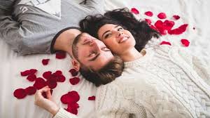 à¤ªà¤¤ à¤ªà¤¤ à¤¨ à¤ à¤° à¤® à¤ à¤ à¤¶ à¤¯à¤° Husband Wife Romantic Shayari In Hindi Meri Jivani Chale jayenge tumhari mahfil se, lekin pahle mujhe mere dil ke tukde to utha lene do। husband wife romantic shayari in hindi