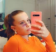Millie bobby brown (born 19 february 2004) is an english actress and model. Millie Bobby Brown Wants People To Let Her Grow Up Kiss