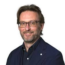 Justin Eames's Instagram, Twitter & Facebook