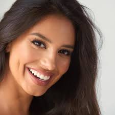 Adriana Moya's Instagram, Twitter & Facebook