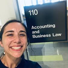 Time for a Thursday alumni spotlight!🤩 Meet Krysta Nelson, a MAcc graduate  in May 2016! Here are some fun facts: 🌟Fav part about Baylor accounting