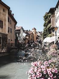 J Ai Aime Au Mois De Septembre Camping Spa La Nubliere Veste Spell Ville Annecy Spa Tourmaline Bleue