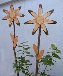 Holzdeko Familie Pflaum In 2020 Holzblumen Holzdeko Kinder Basteln Holz