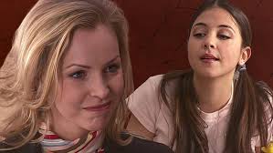 Simone Hanselmann & Arzu Bazman in aller Freundschaft? Zickenkrieg mit  Slapping Szene!