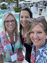 Tami Carroll's Instagram, Twitter & Facebook