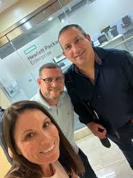 Elliot Barry's Instagram, Twitter & Facebook