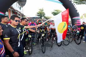 Baru dok berjinak utk jadi model iklan keropok lekor pauhlekor dan dodol tok nah. Khairy Yakin Skuad Basikal Cipta Sejarah Di Kl 2017 Sukan Berita Harian