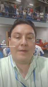 LUIS MARTINEZ " CHICHA " . Boxeador Profesional habla de como fue que  inicio en el pugilismo Nicaragűense. Gimnasio Roger Deshong en Managua  Nicaragua.