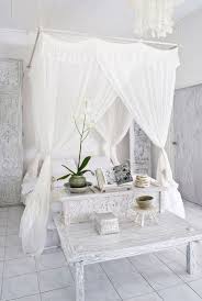 le ciel de lit qui va changer l ambiance chez vous ciel de lit design chambre rustique draps
