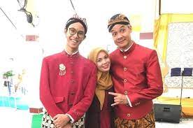 Ganjar pranowo, politikus pdi perjuangan yang kini menjabat sebagai gubernur jateng menceritakan masa lalunya yang. Tak Mau Kalah Dari Anak Muda Di Hari Valentine Ganjar Pranowo Unggah Postingan Romantis Untuk Sang Istri Semua Halaman Hype