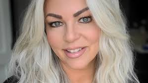 Erin wig Amore Rene of Paris