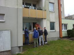 Es gibt jedoch eine höchstgrenze für angemessene mietkosten, die man bei der entsprechenden stelle erfragen muss. Willkommen In Barth E V Unterstutzung Bei Der Moblierung Von Wohnungen Fur Fluchtlinge Mit Aufenthaltserlaubnis