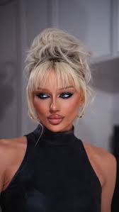 the inspiration vs the transformation: 90s, pamela anderson 🩶