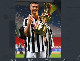 How cristiano ronaldo reacted after winning trophy. Juventus Juara Coppa Italia Koleksi Trofi Domestik Cristiano Ronaldo Makin Lengkap