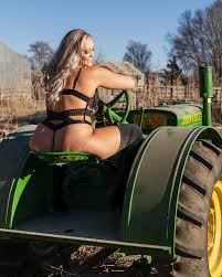 Female Farmer Rancher on X: Want to check out my website or OF? Head over  to t.co10OqYdz6wV to gain access to all my newest content or if  you scroll to the bottom