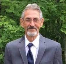 Robin Nee's Instagram, Twitter & Facebook