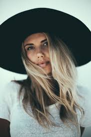 Black Hat And Blonde Hair Sahara Ray Long Hair Styles Hair Styles