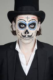 Pour halloween, sortez le grand jeu avec un maquillage de squelette spécial dia de los muertos, la célèbre fête des morts mexicaine. Dia De Los Muertos Makeup Dead Makeup Carrie Halloween Costume Male Makeup