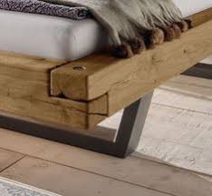 balkenbett darica mit stabilen rahmen eckverbindungen schwebendes bett selbstgemachte bettrahmen rustikale schlafzimmermobel