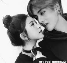 This is because of youtube videos? Taehyung Sowon Being A Hot Couple Gambar Orang Selebritas