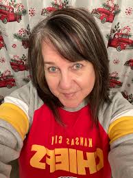 Bangs for grey hair: suggestions needed