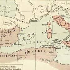 The meat and veg are cooked in the bottom pot with all the spices and the couscous is steamed on top. Amazon Com Authentic Tunisian Couscous Medium Grain Dried Couscous From Kartago 1 Kg Bag Pack Of 2 Grocery Gourmet Food