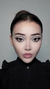 Niki Victoria Makeup