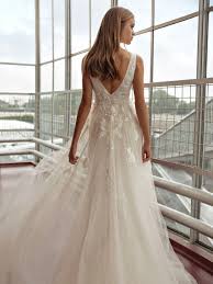 2019 berta bridal long sleeves fit and flare lace mermaid wedding dresses off the shoulder v neckline low back chapel train wedding gowns. Fit And Flare Kleid Mit Leichtem Uberrock Pretty You