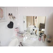 部屋改造そろそろ終わってきた ikeaで買ったドレッサーと鏡お気に入りすぎる 羽の絵もお気に入り ドレッサー コスメ収納 ikea フランフラン myroom new コスメ 収納 ikea 収納 ドレッサー