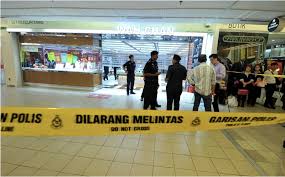 Kedai emas terbaik di seluruh malaysia yang menjadi pilihan rakyat malaysia. Jewellery Store In One Utama Robbed Of Rm10 Million During Cny Holidays