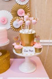 Aqui podras encontrar todos los productos de decoracion de cumpleaños, como son los productos de categoria globos, serpentinas, guirnaldas. Minnie Mouse En Dorado Y Rosa Dale Detalles Fiesta De Minnie Mouse Fiesta Minnie Cumpleanos De Minnie Mouse