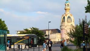 Du planst nantes, diese schöne stadt im departement loire atlantique, während deiner reise in frankreich zu besuchen? Nantes