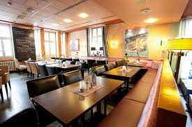 Hotel weisses haus accepts these cards and reserves the right to temporarily hold an amount prior to arrival. Bilder Weisses Haus Neussweisses Haus Neuss Wir Sorgen Fur Gutes Essen In Neuss Die Richtige Musik Freundliches Personal Und Alles Was Sie Wunschen
