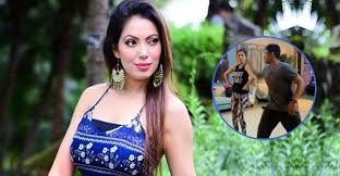 Taarak mehta's inverted spectacles) is a hindi sitcom based on the weekly column duniya ne undha chasma by taarak mehta in chitralekha magazine. Tmkoc S Babita Aka Munmun Posts Mesmerizing Throwback Bts Dance Video Watch Laughingcolours English Dailyhunt