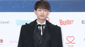 According to shinee, onew always gets a hotel room by himself. Shinee S Onew Joins Army Lee Jinki Announces Military Enlistment Hollywood Life