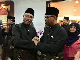 Senarai kerjaya pilihan negeri johor, kedah, kelantan, melaka, negeri sembilan. Bernama On Twitter Ketua Menteri Melaka Yang Baharu Adly Zahari Bersalaman Dengan Bekas Ketua Menteri Melaka Idris Haron