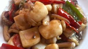 Setelah cumi matang dan empuk, masukkan tomat dan garam ke dalam masakan. Resep Cumi Asin Saus Tiram Enak Praktis